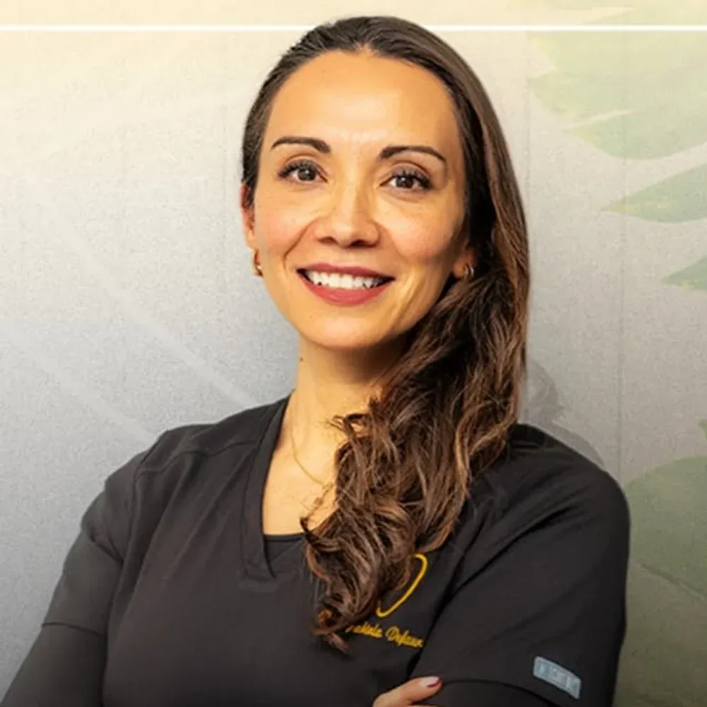 Dra. Fabiola Defaur, endodoncista y especialista en estética facial